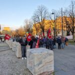 Bergamo, bandiere rosse contro il riarmo europeo