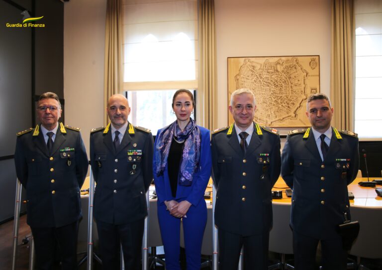 Milano, le Fiamme Gialle donano alla Statale attrezzature sequestrate