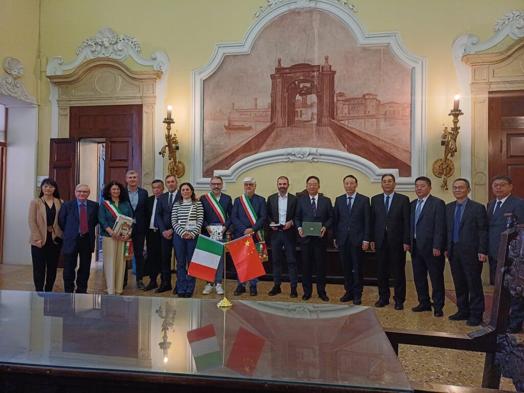 La delegazione cinese a Palazzo di Bagno