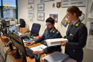 Pordenone, false fatture per oltre 10 milioni di euro: denunciati 15 imprenditori cinesi