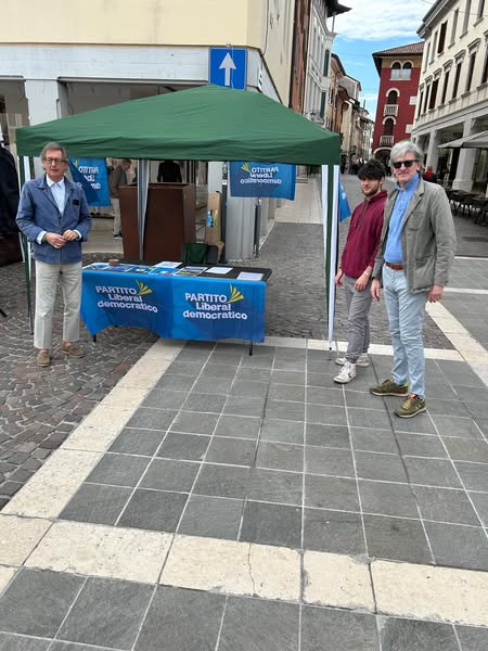 Pordenone, esordio del PLD in piazza Cavour