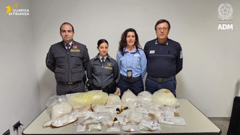 Linate, arrestati due corrieri della droga con quasi tre chili di cocaina purissima