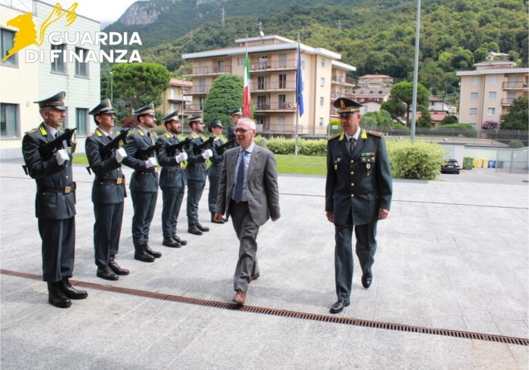Lecco, visita di commiato del prefetto al comando Guardia di Finanza