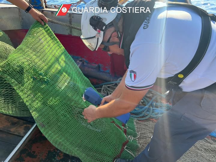 Milano, intervento della Guardia Costiera in un ristorante asiatico