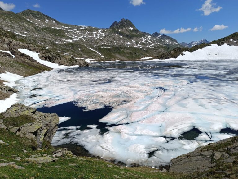 Nel cuore delle Alpi Lepontine: dalle acque del Ritom alle capanne Cadagno e Cadlimo, dove nasce il Reno