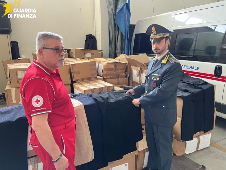 Treviso, in beneficenza 2500 capi di abbigliamento contraffatti